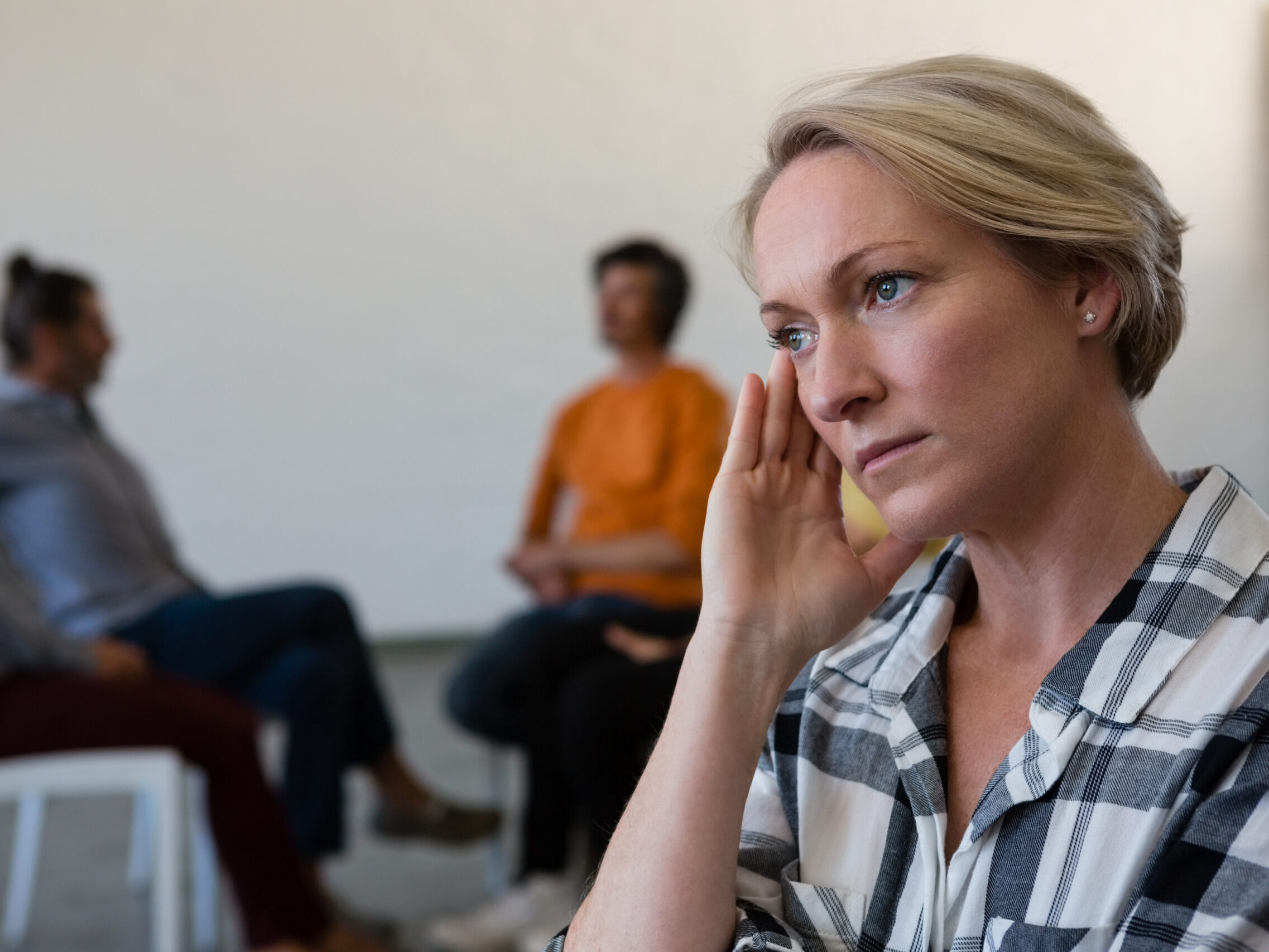 Zdjęcie martwiącej się kobiety